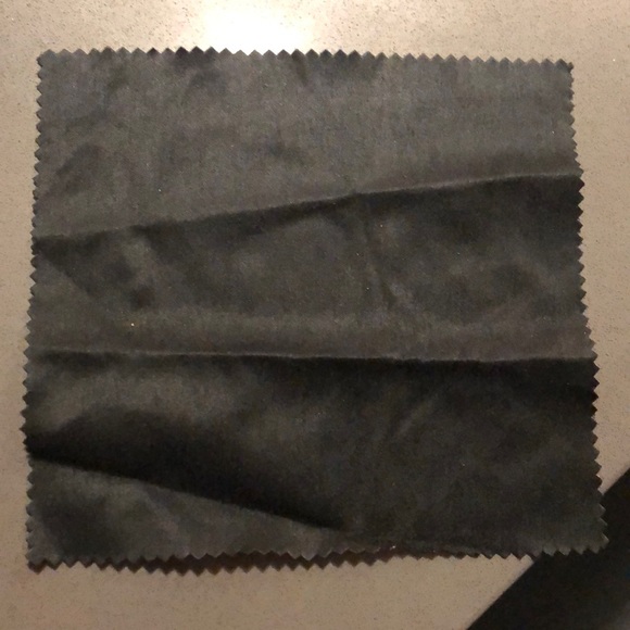 Magnifying Mirror w/ Suction Cup & Dust Cloth - Picture 5 of 5